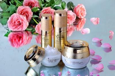 3折批發英國、法國及鄭明明品牌化妝品，深圳市妮爾貝化妝品公司供應